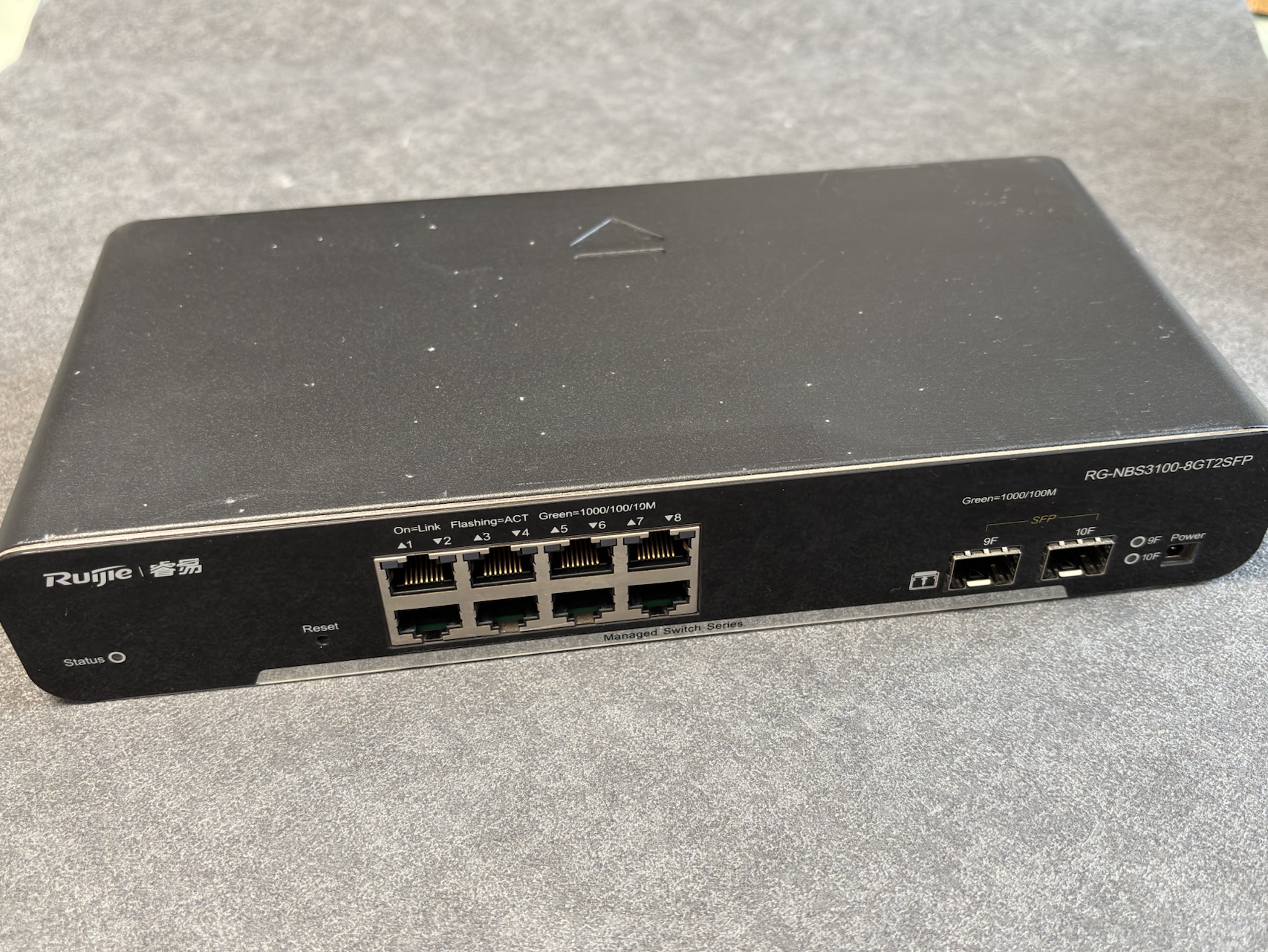 NBS3100-8GT2SFP正面照片
